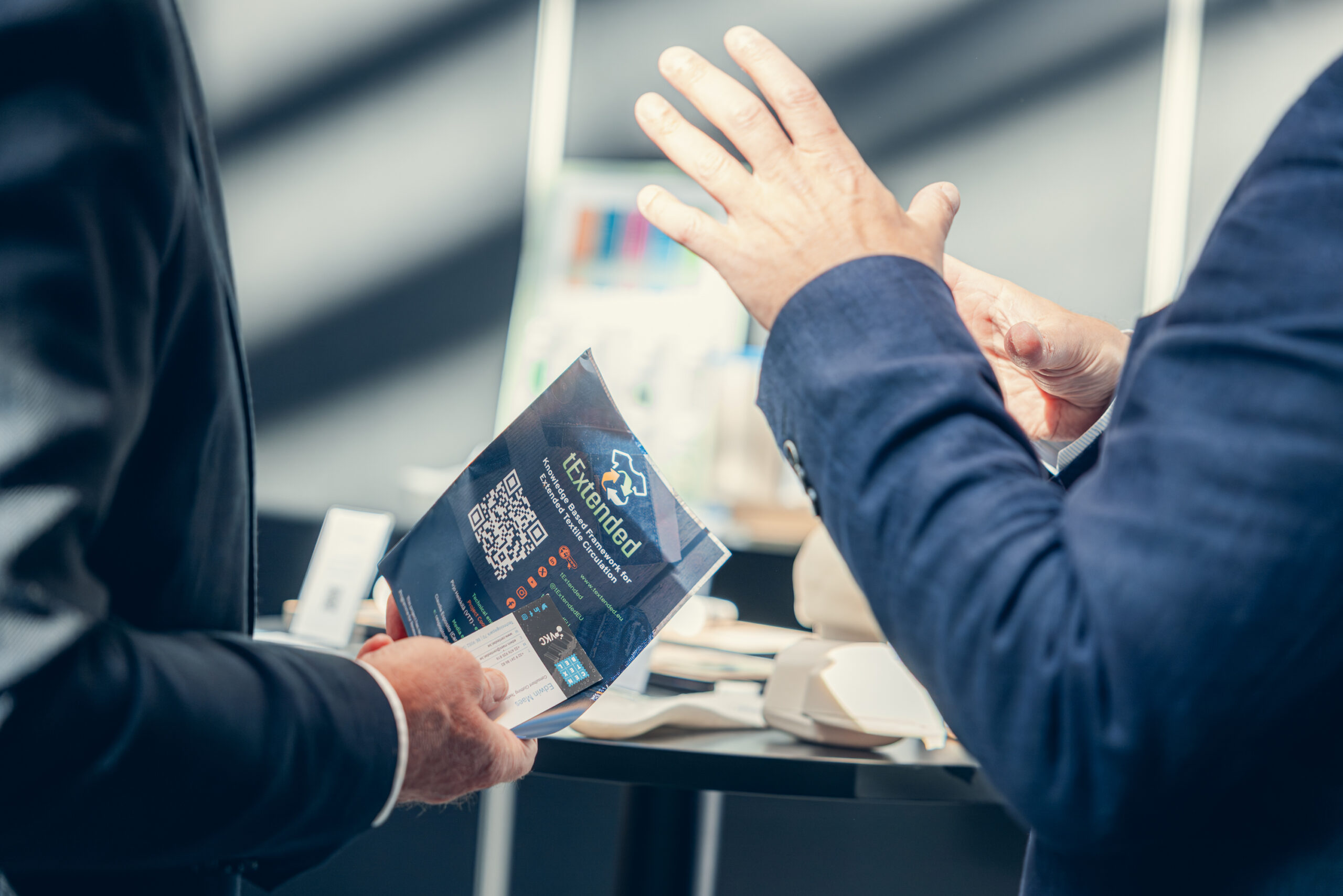 ITS SOBI x CTD 2025 Dag 2 – 3000px-51 Textile professionals networking and discussing circular textile innovations at Circular Textile Days.